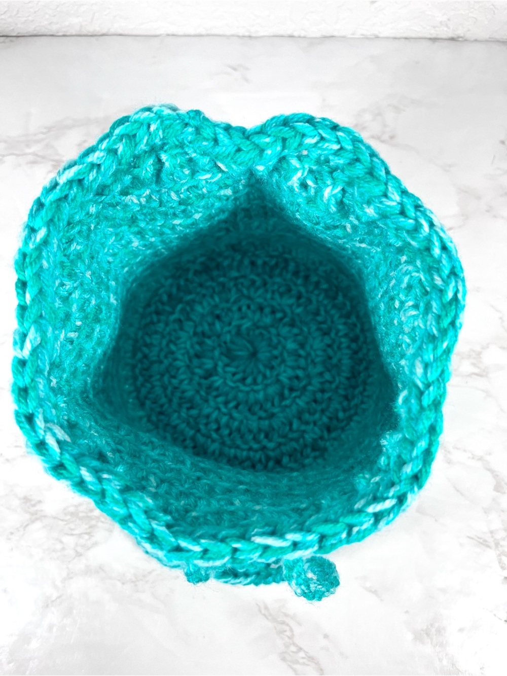 Teal Crochet Drawstring Bag With 2 Matching Scrunchies - Picture 6 of 10
